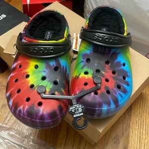 Crocs classic LINED tie dye size W7/M5 *new*